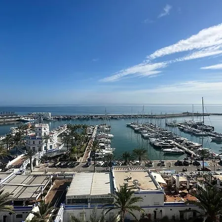 Puerto Paraiso 埃斯特波纳